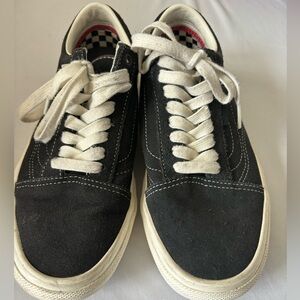 Vans Old Skool skateboard shoes Size 8